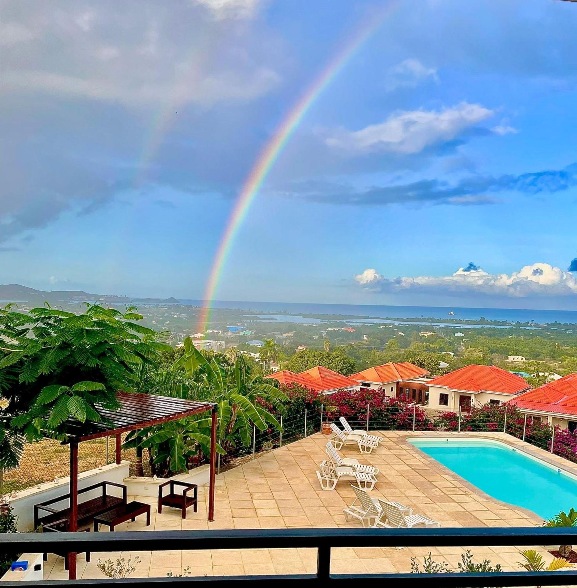 Holiday Home Belvedere Dickenson Bay 部屋 写真