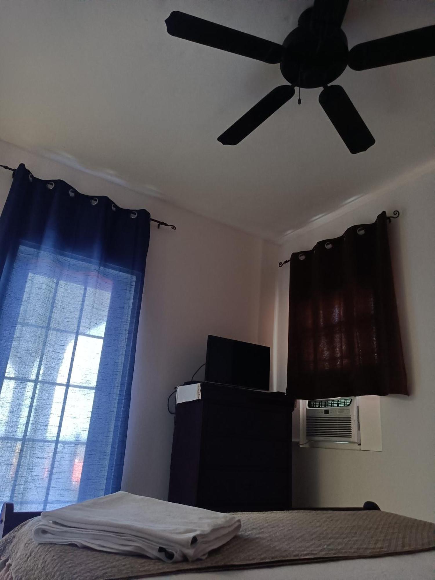 Holiday Home Belvedere Dickenson Bay 部屋 写真