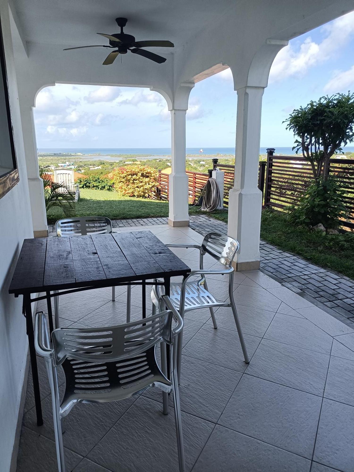 Holiday Home Belvedere Dickenson Bay 部屋 写真