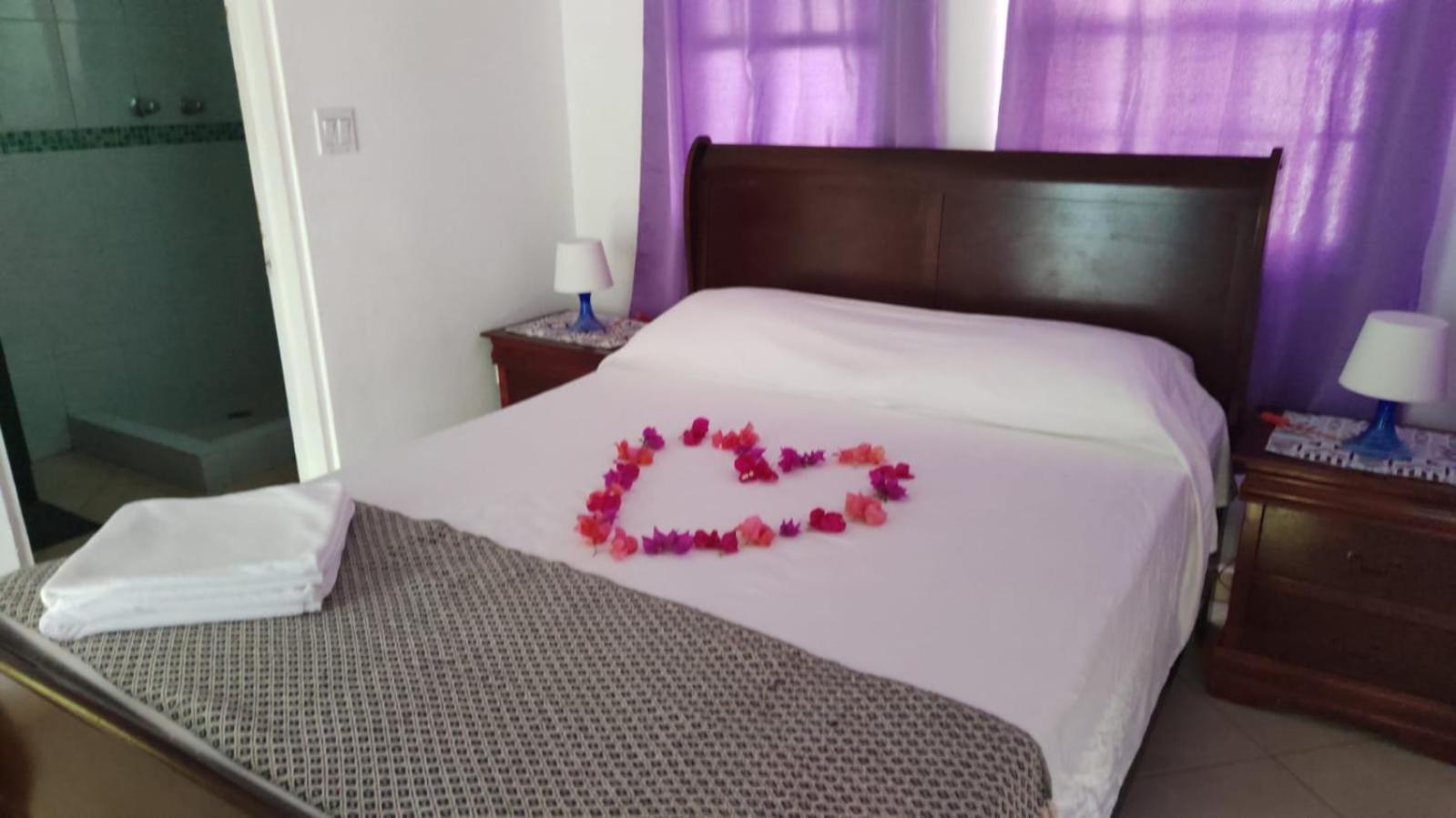 Holiday Home Belvedere Dickenson Bay 部屋 写真